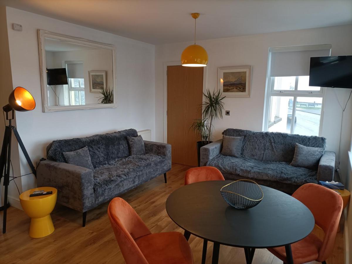 캐릭퍼거스 Harbour View 아파트 외부 사진