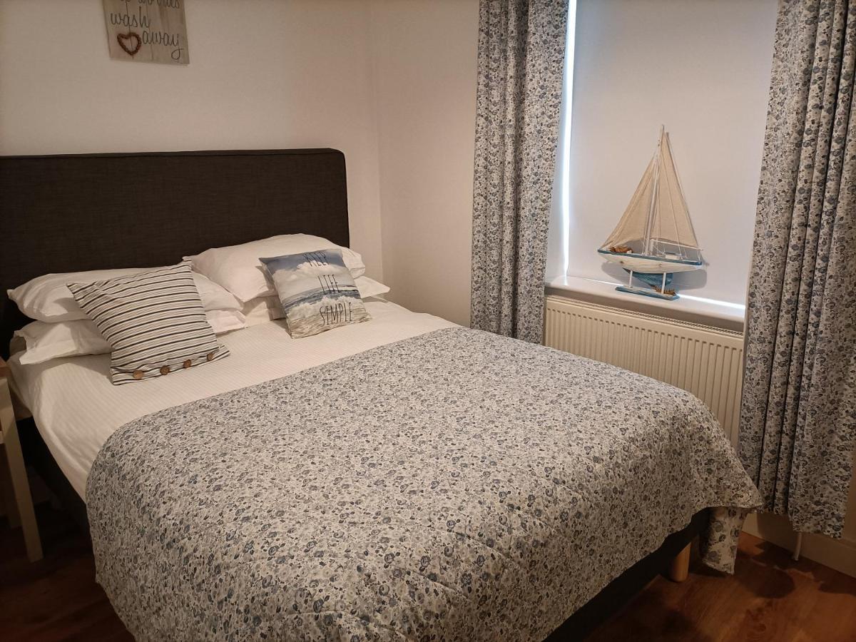 캐릭퍼거스 Harbour View 아파트 외부 사진